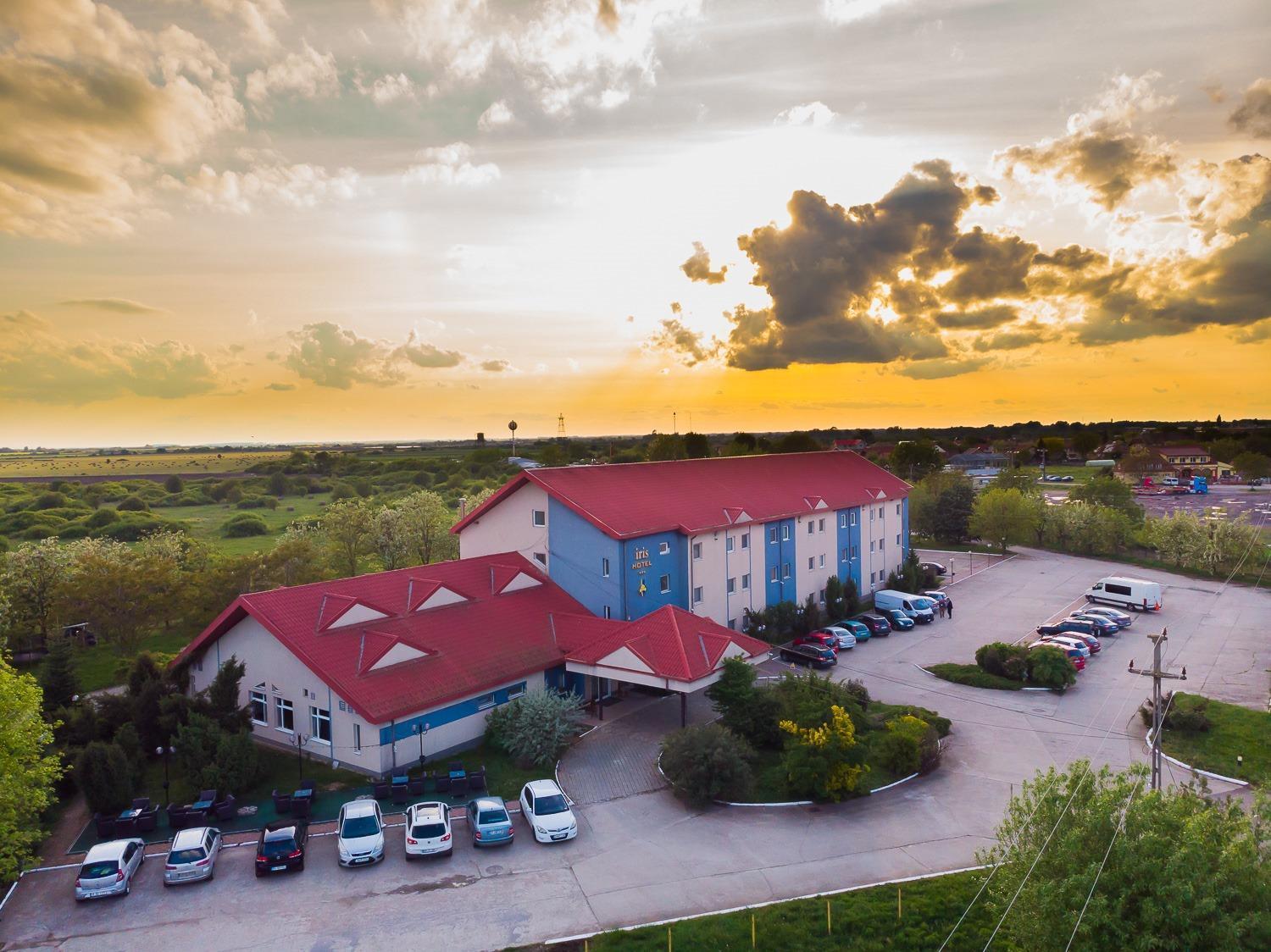 Iris Hotel Bors Екстер'єр фото