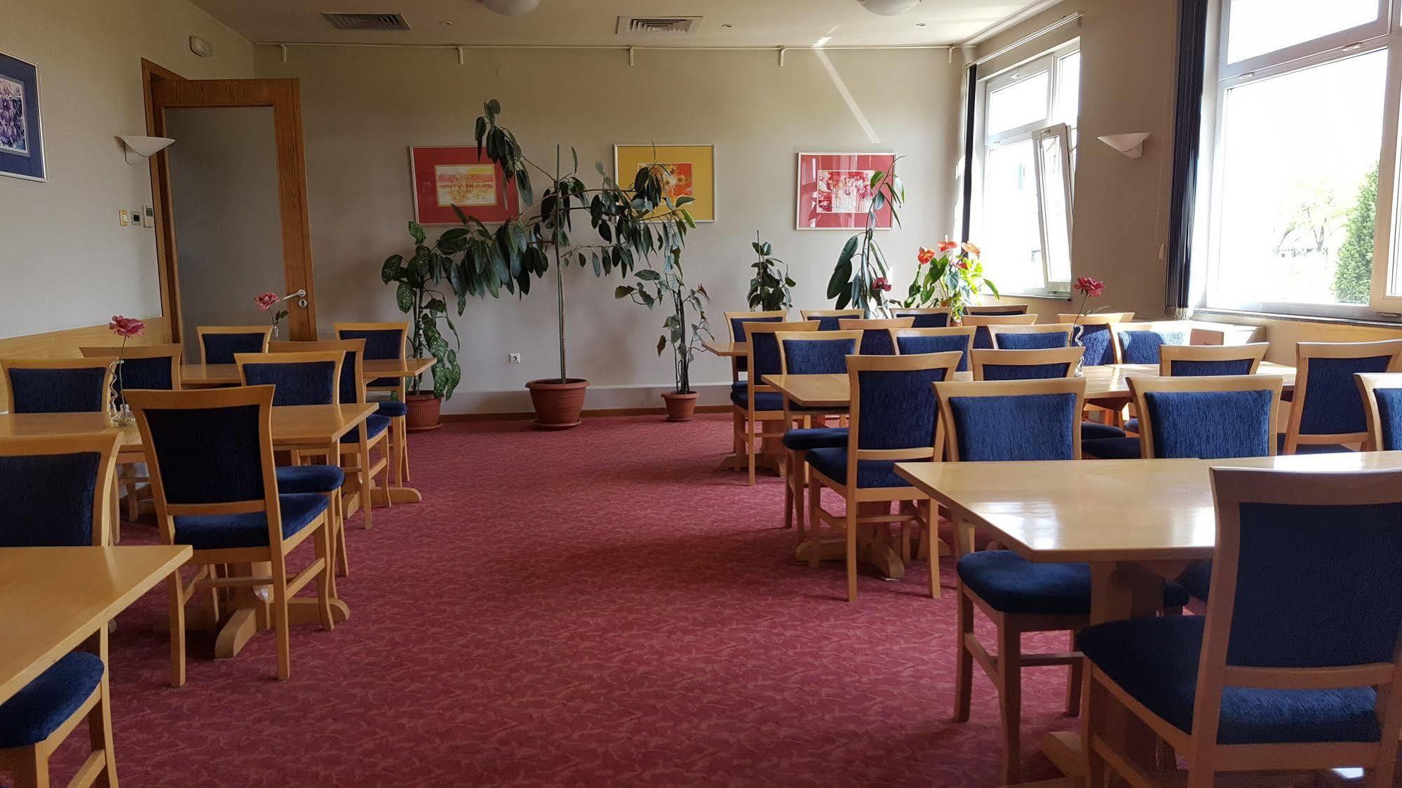Iris Hotel Bors Екстер'єр фото