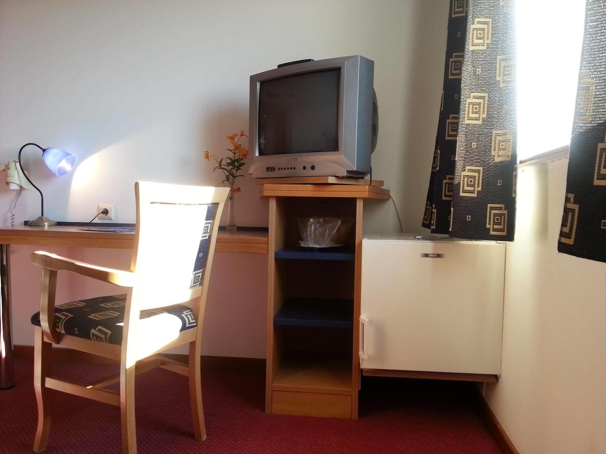 Iris Hotel Bors Екстер'єр фото