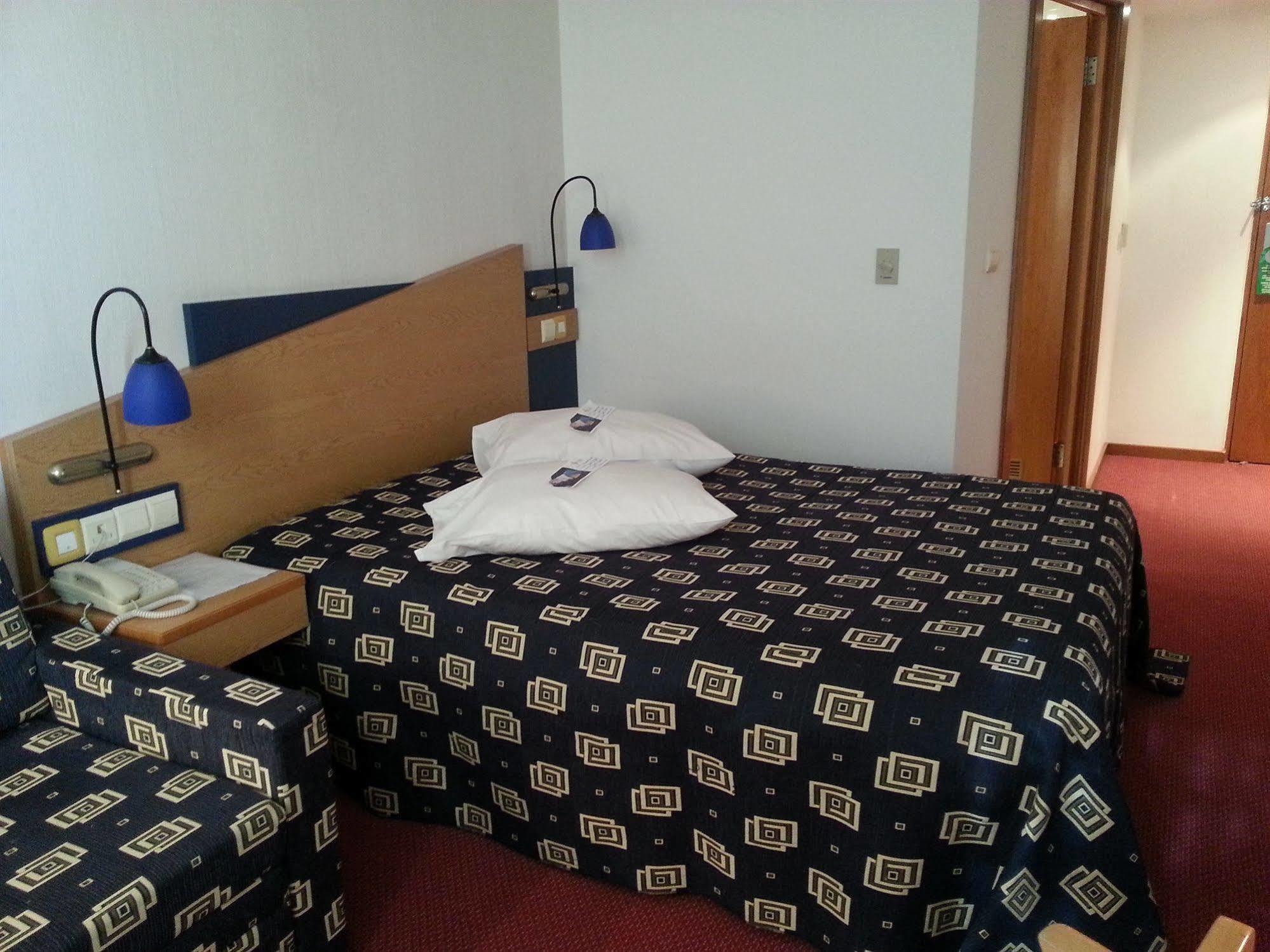 Iris Hotel Bors Екстер'єр фото