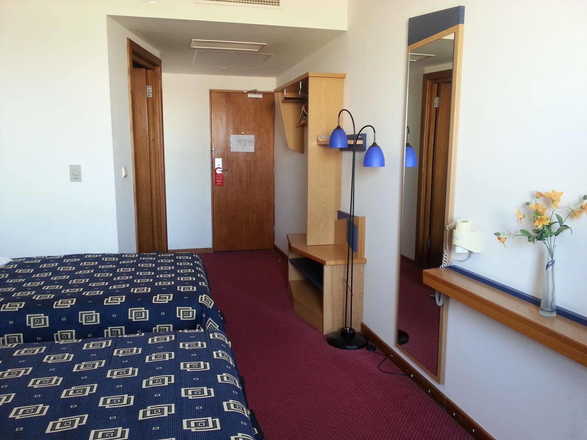 Iris Hotel Bors Екстер'єр фото