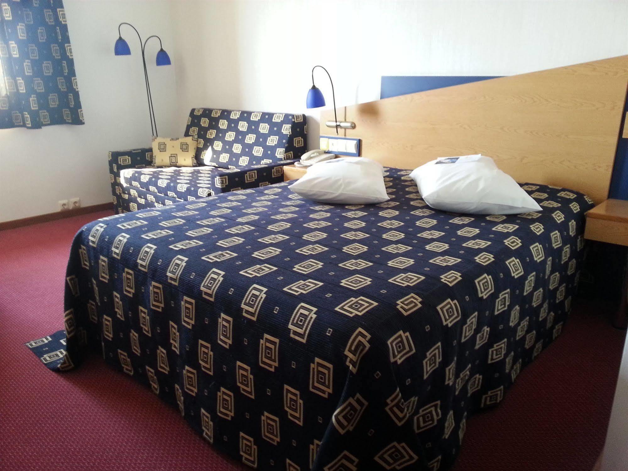 Iris Hotel Bors Екстер'єр фото