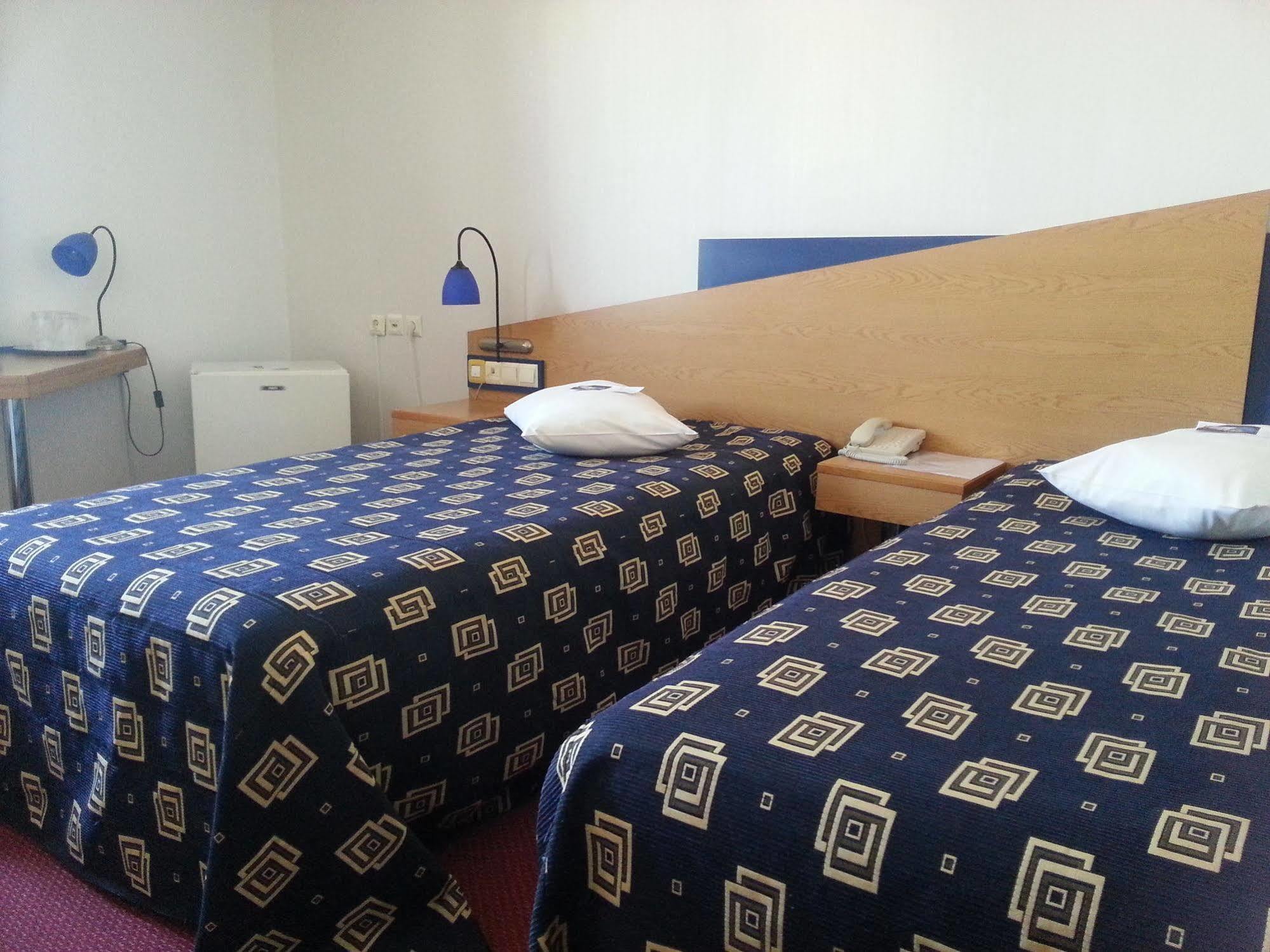 Iris Hotel Bors Екстер'єр фото