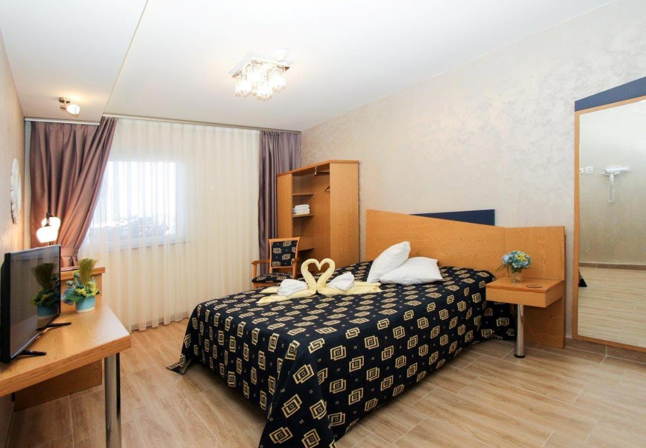 Iris Hotel Bors Екстер'єр фото