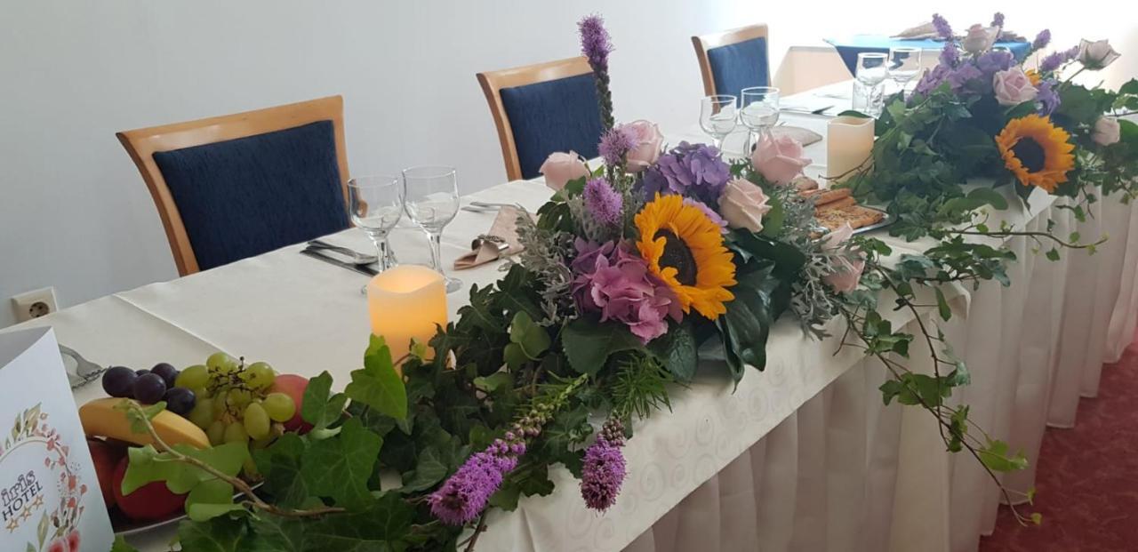 Iris Hotel Bors Екстер'єр фото